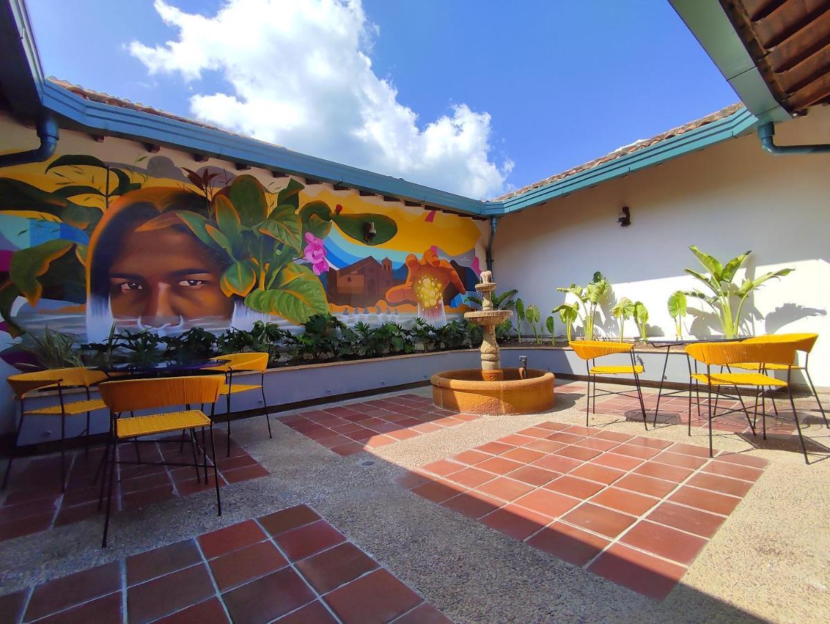Trip Monkey Giron Hotell Eksteriør bilde