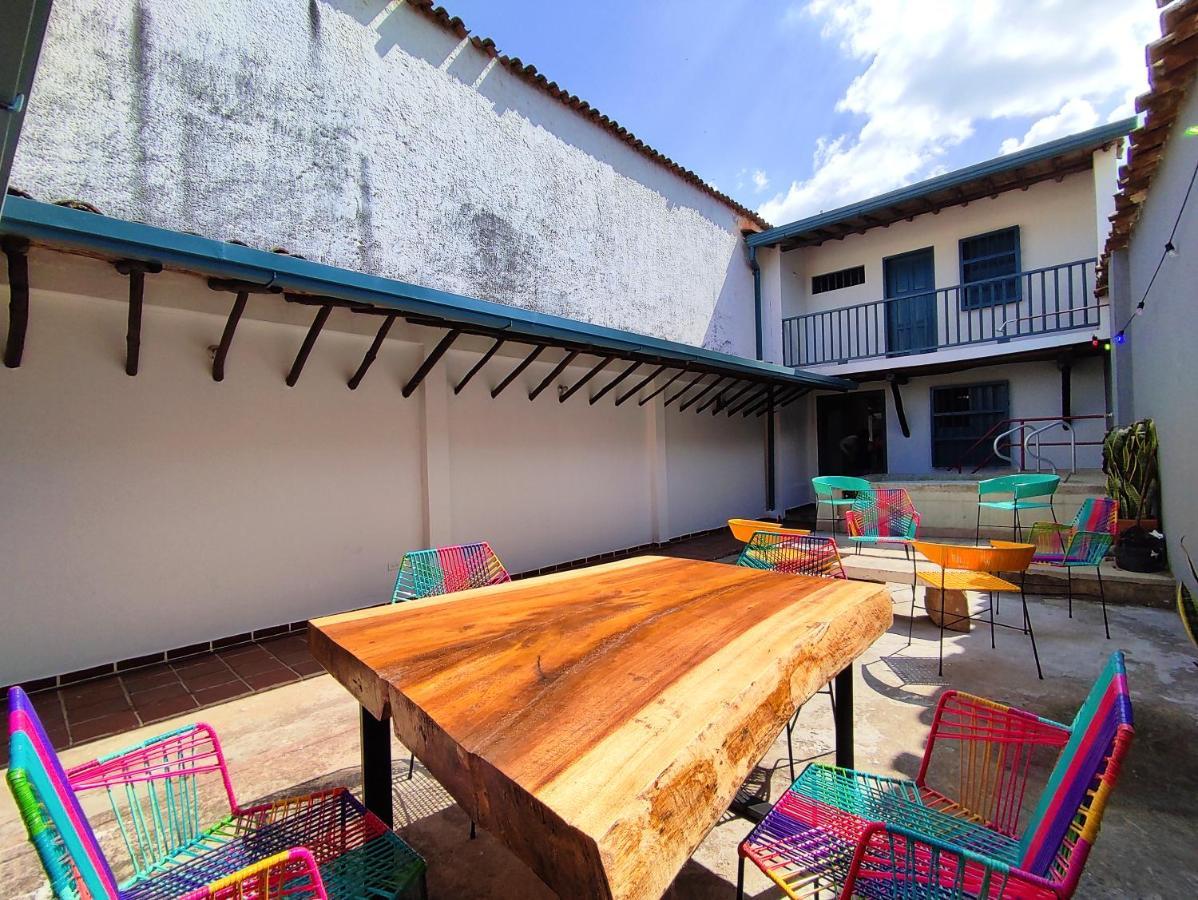 Trip Monkey Giron Hotell Eksteriør bilde